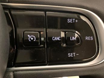 Fiat 500e 42kWh Icon (118 ps) - AIR CON - KEYLESS START - DAB