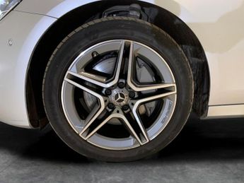 Mercedes-Benz E Class 2.0 E300e 13.5kWh AMG Line Edition Plug-in G-Tronic+ (320 ps) - 