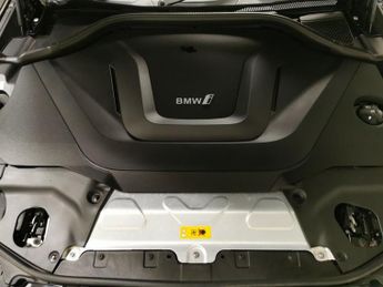 BMW iX3 80kWh Premier Edition Pro (286 ps) - HK AUDIO - SURROUND VIEW