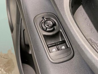 Fiat 500e 42kWh Icon (118 ps) - AIR CON - KEYLESS START - DAB