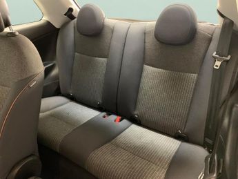 Fiat 500e 42kWh Icon (118 ps) - AIR CON - KEYLESS START - DAB