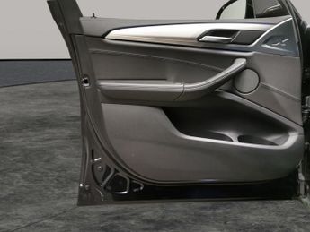 BMW iX3 80kWh Premier Edition Pro (286 ps) - HK AUDIO - SURROUND VIEW