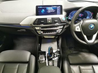 BMW iX3 80kWh Premier Edition Pro (286 ps) - HK AUDIO - SURROUND VIEW