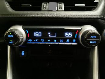 Toyota RAV4 2.5 VVT-h GPF Design CVT (218 ps) - LED - REVERSE CAM - NAV