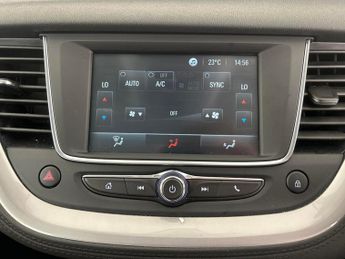 Vauxhall Grandland X 1.2 Turbo SE Premium (130 ps) - 17IN ALLOYS - CLIMATE CONTROL - 