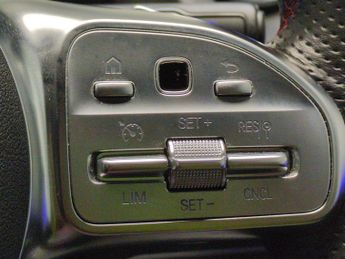 Mercedes-Benz EQA EQA 350 66.5kWh AMG Line 4MATIC (292 ps) - HEATED LEATHER