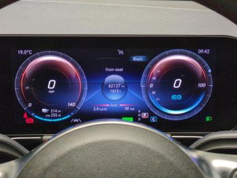 Mercedes-Benz EQA EQA 350 66.5kWh AMG Line 4MATIC (292 ps) - HEATED LEATHER