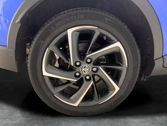 Toyota C-HR 1.8 VVT-h Dynamic CVT (122 ps) - HEATED SEATS