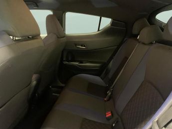 Toyota C-HR 1.8 VVT-h Dynamic CVT (122 ps) - HEATED SEATS