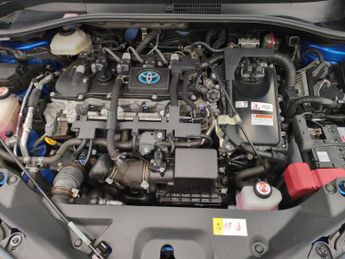 Toyota C-HR 1.8 VVT-h Dynamic CVT (122 ps) - HEATED SEATS