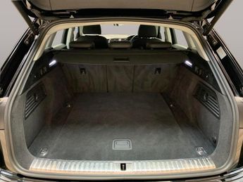 Audi e-tron 55 Technik quattro 95kWh (408 ps) - ADJUSTABLE SUSPENSION - LANE