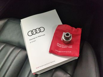 Audi e-tron 55 Technik quattro 95kWh (408 ps) - ADJUSTABLE SUSPENSION - LANE