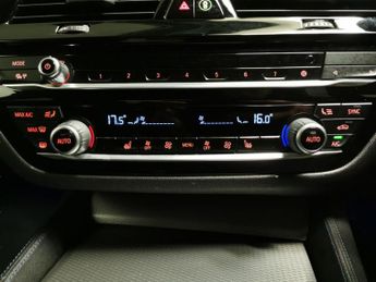BMW 5 Series 2.0 520d MHT M Sport (190 ps) - DAKOTA LEATHER - LED - NAV