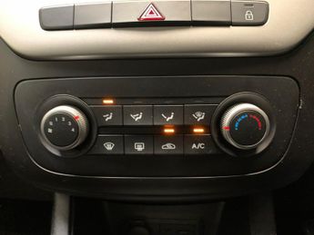 Kia Venga 1.6 2 (123 bhp) - DAYTIME RUNNING LIGHTS - ISOFIX - ELECTRIC WIN
