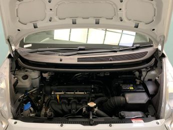 Kia Venga 1.6 2 (123 bhp) - DAYTIME RUNNING LIGHTS - ISOFIX - ELECTRIC WIN