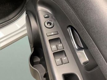 Kia Venga 1.6 2 (123 bhp) - DAYTIME RUNNING LIGHTS - ISOFIX - ELECTRIC WIN