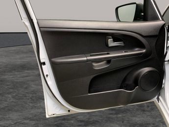 Kia Venga 1.6 2 (123 bhp) - DAYTIME RUNNING LIGHTS - ISOFIX - ELECTRIC WIN