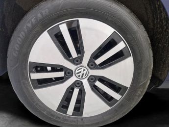 Volkswagen E-golf 35.8kWh e-Golf (136 ps) - USB AUDIO - SPLIT FOLDING REAR SEATS -
