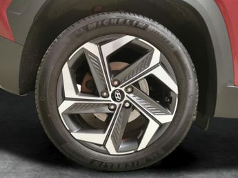 Hyundai Tucson 1.6 h T-GDi 13.8kWh Premium Plug-in 4WD (265 ps) - NAV - HEATED 