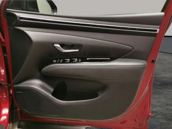 Hyundai Tucson 1.6 h T-GDi 13.8kWh Premium Plug-in 4WD (265 ps) - NAV - HEATED 