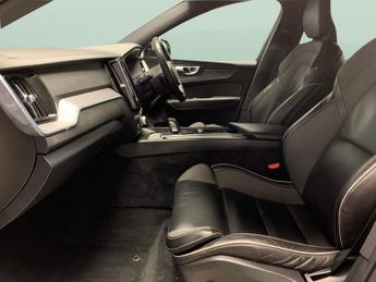 Volvo XC60 2.0 B5 MHEV R-Design (250 ps) - LED - HEATED SEATS - NAV