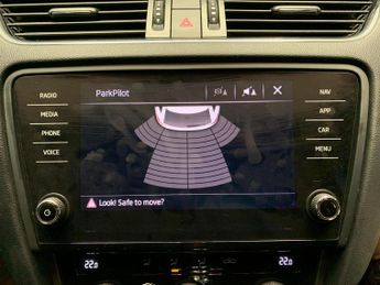 Skoda Octavia 2.0 TDI vRS DSG 7Spd (184 ps) - PADDLE SHIFT - 18IN ALLOYS - AIR