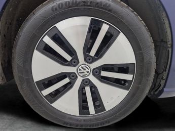 Volkswagen E-golf 35.8kWh e-Golf (136 ps) - USB AUDIO - SPLIT FOLDING REAR SEATS -