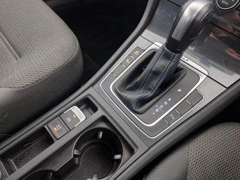Volkswagen E-golf 35.8kWh e-Golf (136 ps) - USB AUDIO - SPLIT FOLDING REAR SEATS -
