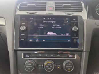 Volkswagen E-golf 35.8kWh e-Golf (136 ps) - USB AUDIO - SPLIT FOLDING REAR SEATS -