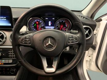 Mercedes-Benz GLA 1.6 GLA180 Urban Edition 7G-DCT (122 ps) - BLUETOOTH - DRIVING M