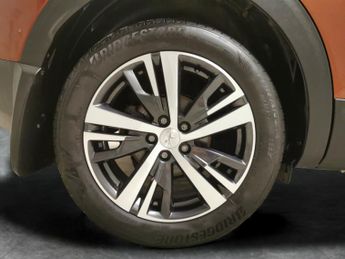 Peugeot 3008 1.2 PureTech Allure EAT (130 ps) - BLUETOOTH - CLIMATE CONTROL