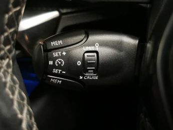 Peugeot 3008 1.2 PureTech Allure EAT (130 ps) - CLIMATE CONTROL - SPEED LIMIT