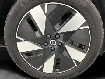 Volvo XC40 Recharge 69kWh Core RWD (238 ps) - DAB - USB AUDIO - CRUISE CONT
