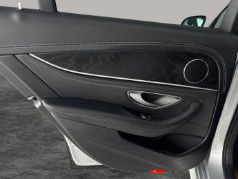 Mercedes-Benz E Class 2.0 E300e 13.5kWh AMG Line (Premium) Plug-in G-Tronic+ (320 ps) 