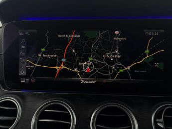 Mercedes-Benz E Class 2.0 E300e 13.5kWh AMG Line (Premium) Plug-in G-Tronic+ (320 ps) 