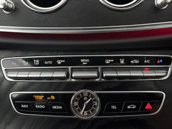 Mercedes-Benz E Class 2.0 E300e 13.5kWh AMG Line (Premium) Plug-in G-Tronic+ (320 ps) 