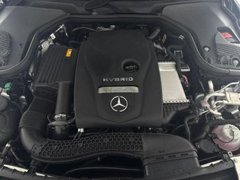 Mercedes-Benz E Class 2.0 E300e 13.5kWh AMG Line (Premium) Plug-in G-Tronic+ (320 ps) 