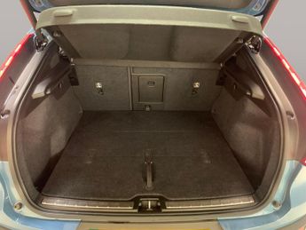 Volvo C40 Recharge 69kWh Ultimate (231 ps) - KEYLESS ENTRY - AUTO PARK - L