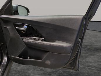 Kia Niro 64kWh 3 (201 bhp) - HEATED STEERING - BLUETOOTH - PADDLE SHIFT