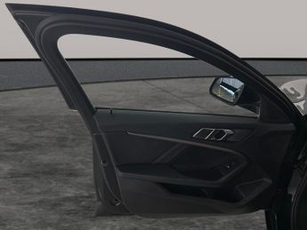 BMW 1 Series 1.5 118i M Sport (LCP) DCT (136 ps) - BMW CONNECTED PACKAGE PROF