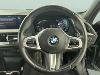 BMW 1 Series 1.5 118i M Sport (LCP) DCT (136 ps) - BMW CONNECTED PACKAGE PROF