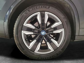 BMW iX3 80kWh M Sport (286 ps) - LEATHER - HEATED SEATS - HEATED STEERIN