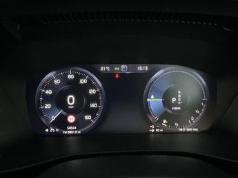 Volvo XC40 1.5h T5 Twin Engine Recharge 10.7kWh R-Design Plug-in (262 ps) -