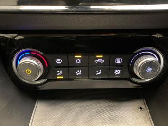 MG MG ZS 44.5kWh Excite (143 ps) - LANE DEPARTURE  - BLUETOOTH - DRIVING 