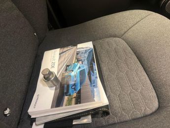 Renault Zoe R135 EV50 52kWh Iconic (Rapid Charge) (134 bhp) - DAB - USB AUDI