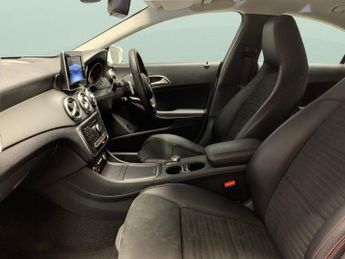 Mercedes-Benz CLA 1.6 CLA180 AMG Line Edition Coupe 7G-DCT (122 ps) - HALF LEATHER