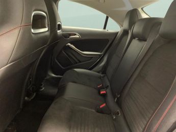 Mercedes-Benz CLA 1.6 CLA180 AMG Line Edition Coupe 7G-DCT (122 ps) - HALF LEATHER