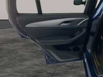 BMW X3 2.0 30e 12kWh M Sport Plug-in xDrive (292 ps) - EXTENDED STORAGE