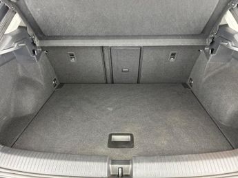Volkswagen T-Roc 2.0 TDI EVO Design DSG (150 ps) - ADAPT CRUISE - CARPLAY - DAB
