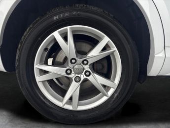 Audi Q3 1.4 TFSI CoD SE S Tronic (150 ps) - PARK SENSORS - 17IN ALLOYS